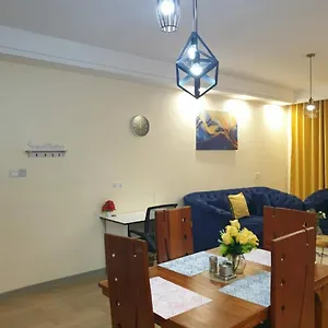 Elegant Classy With Modern Equipped Gym, Private Parking Space,and Proximity To Major Shopping Malls Apartman Nairobi