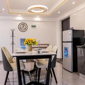 Apartment Sky High Luxe - Elegant 2br With Views *