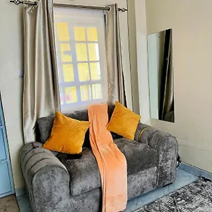 The Glad Studio Apartment Apartament *