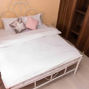 2bed 5 Minute Walking Distance To Cbd/town *
