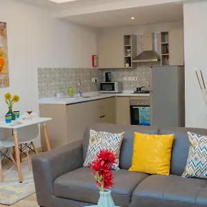 Elite 1 Bedroom Westlands With Views, Gym &pool Apartment Nairobi
