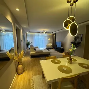 1 Bedroom Westlands Luxury Apartment *