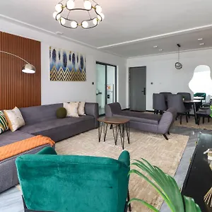 Nyumbani Oasis - Tastefully Furnished Three Bedroom In Kilimani Apartment Nairobi
