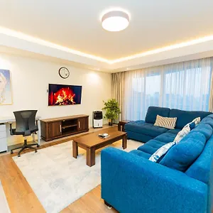 Capital M By Bednbeyond Blue Radcliff Refuge Westlands With Pool & Gym Apartment