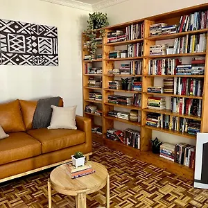 Hostel The Library