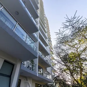 Lush, Views, Serene 1bed Highrise Apartment