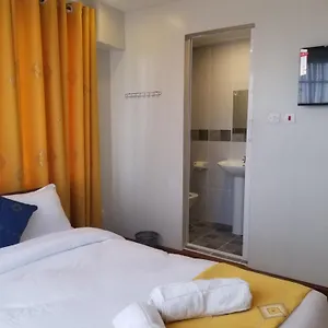 7 Days Inn *