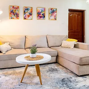 Magnolia Place- A Cosy, Modern 2br In