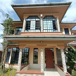 Holiday home 4br Beautiful Mansion Mombasa Rd