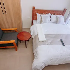 Miiza Realtors Bed & Breakfast *