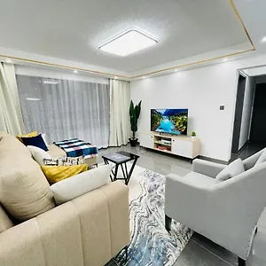 Alina Ridge * Nairobi