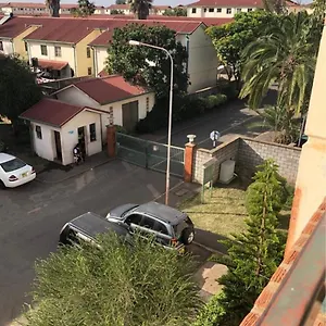 3 Bedroom Near Airport Apartment *