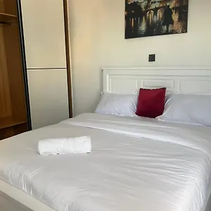 Modern 2br Ensuite With King Bed In Kilimani Apartment *