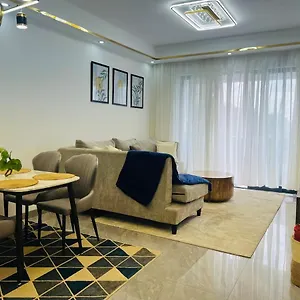 Stylish 2br Sunset View Pool Gym Sauna Work Desk Nairobi