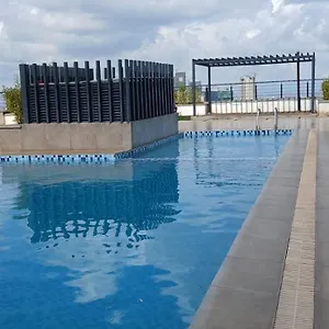 Roseville * Nairobi