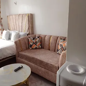 Aparthotel Truth *