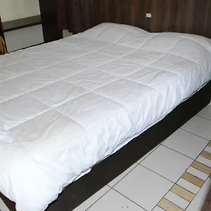 Hotel Karibu 2*