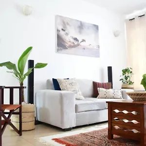 Apartment Safari Homestay Airport