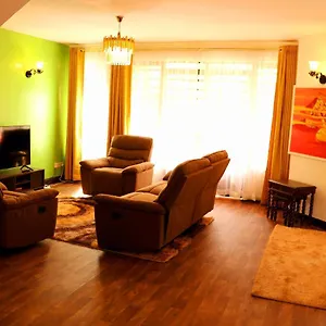 Little Near Jkia Airport & Sgr Railway Station Homestay *