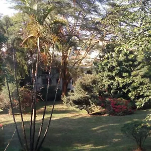 Apartment Quiet Comfortable Studio With Mature Garden View. Nairobi