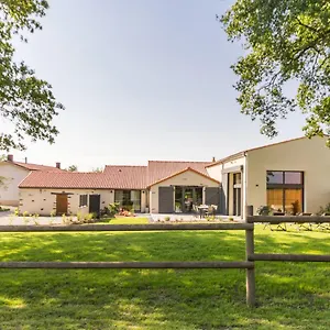 Elegant Rural Avec Piscine Interieure Chauffee Pres De Nantes - Fr-1-306-913 Chateauthebaud