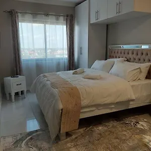 Luxore Comfy Studio Close To The Airport Apartment