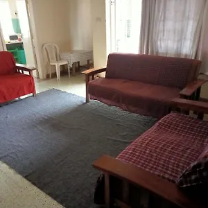 Hostel Pinkroses Gardens *