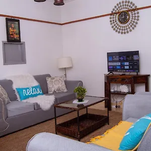Elegant Touch - 2 Bedroom House In Karen Holiday home Nairobi
