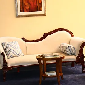 The Clan Suites 3*