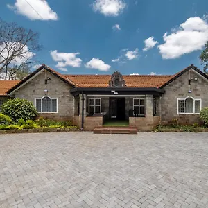 Kongoni House Hotel *