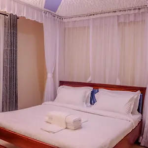 Dayo And 3* Nairobi