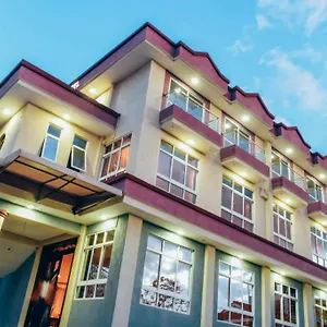 Essence Hotel 3*
