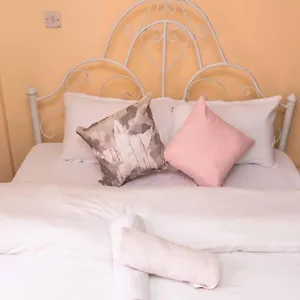 Apartment 2bed 5 Minute Walking Distance To Cbd