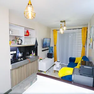 Apartment Chic Furnished