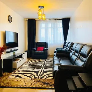 Luxe 1br, Ngong Road,