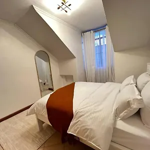 Apartment F&f *