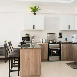 Silverstone Deluxe 1 Bedroom With A View , Gym & Pool - Kilimani