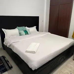 Studio Apartment *