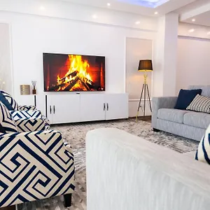 Centrally Located 3br Stylish Family Haven Apartment *