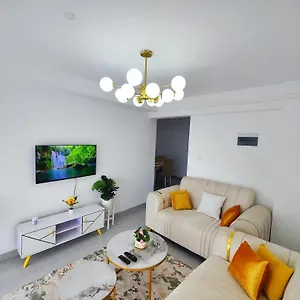 Elegant 3bedroom Apartment *