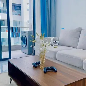Staroot At Wood Avenue Apartment