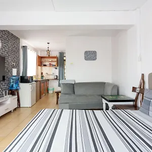 Apartment Sunny Spacious *
