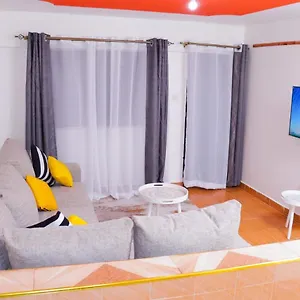 Apartment Oozing Comfort *