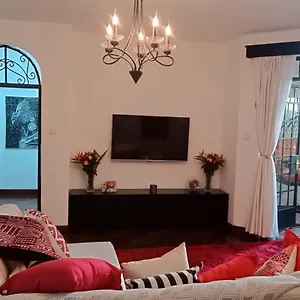 Hendred Place, Valley Arcade, Lavington Apartment *