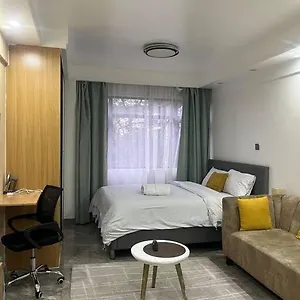Cosy In Kilimani W Free Parking & Gym Apartment