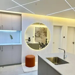 Apartment Grand 808 -brand New Luxurious 1 Bedroom *