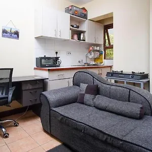 Apartment Honey Pie Executive
