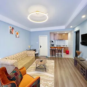 Comfy - Pool & Gym - Kilimani Apartment *
