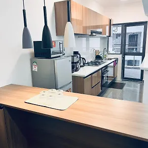 Cozy 3bedroom-riverside Drive Apartment