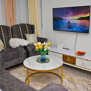 Luxurious 1bedroom In Kilimani, Equipped Gym, Serviced Lift, Speedy Wifi, Garden Views, Kids Play Area, Proximity To Yaya Centre Shopping Malls, Restaurants And Bars Apartment